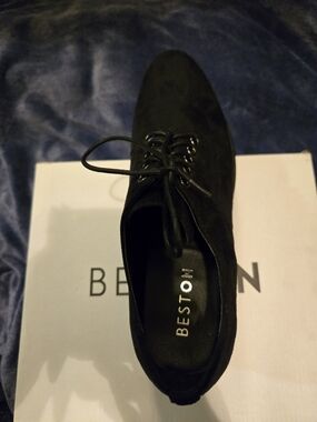 New Never Worn BESTON Black Suede Platform Lace-Up Oxford